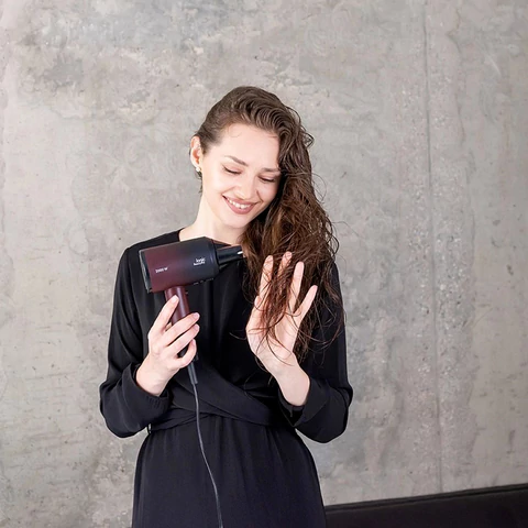 Фен SCARLETT SC-HD70I38, 2000 Вт, 2 скорости, 3 температурных режима, ионизация, черный/бордовый 457205 - МСК «Форвард»