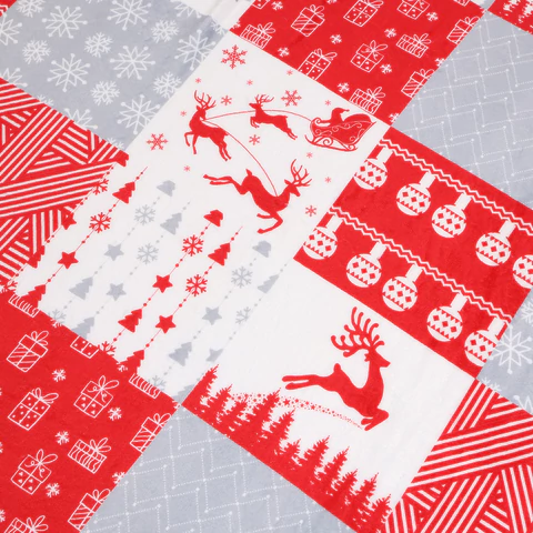 Плед новогодний 150х200 см, "Лоскутки", полиэстер, 210 г/м2, ЗОЛОТАЯ СКАЗКА, 592531 - МСК «Форвард»